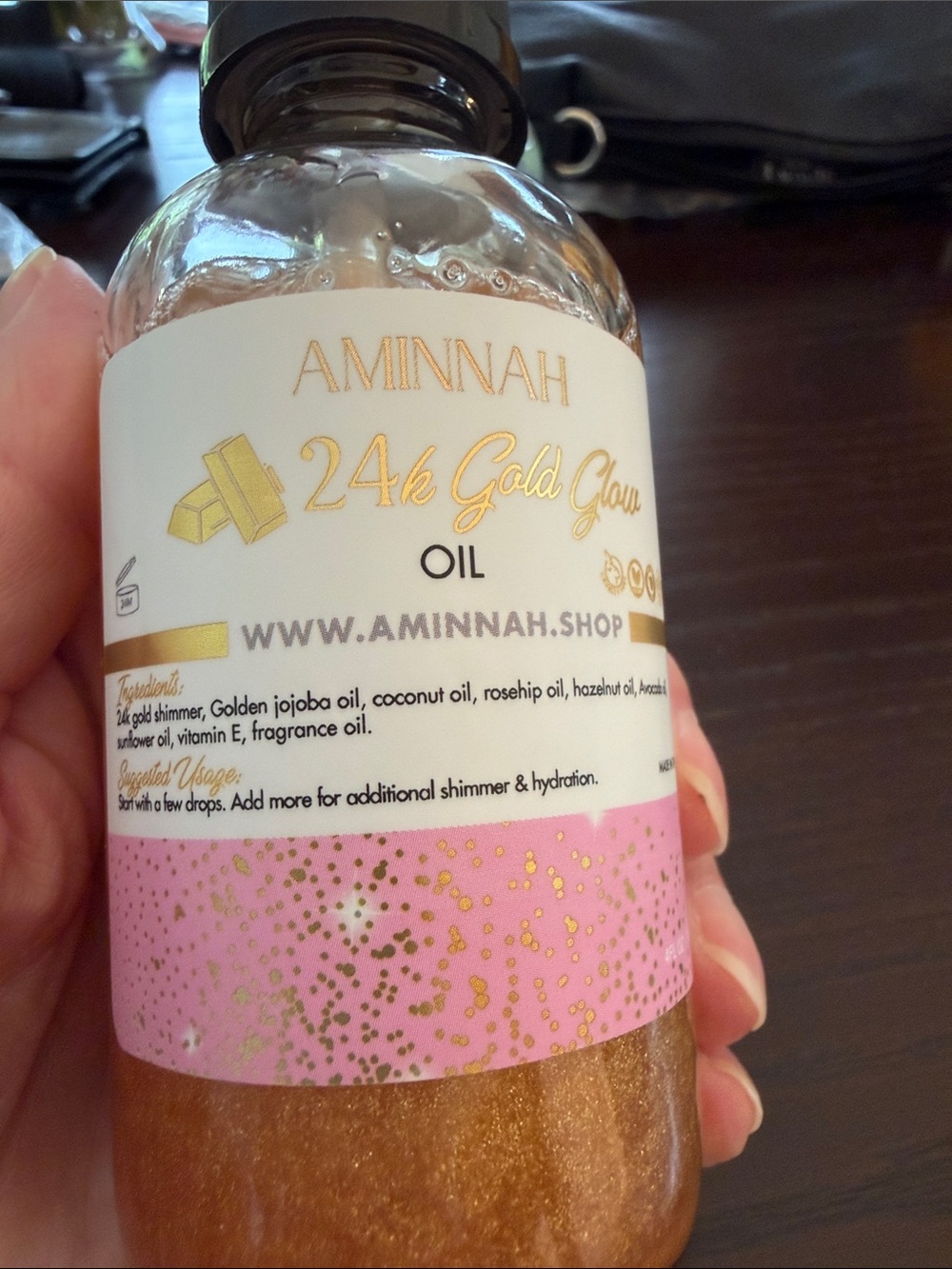 AMINNAH 24k Gold Glow Body Oil - Gold / clean cotton body oil - Picture 3 of 3